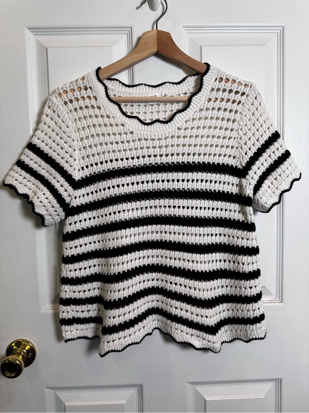 GAP Open Knit Crochet Striped Sweater Top Medium Ivory Black Scallop Trim Cotton